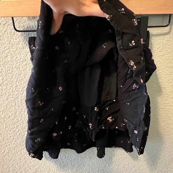 Abercrombie Kids skirt with shorts underneath. Size 5/6. - Picture 4 of 4